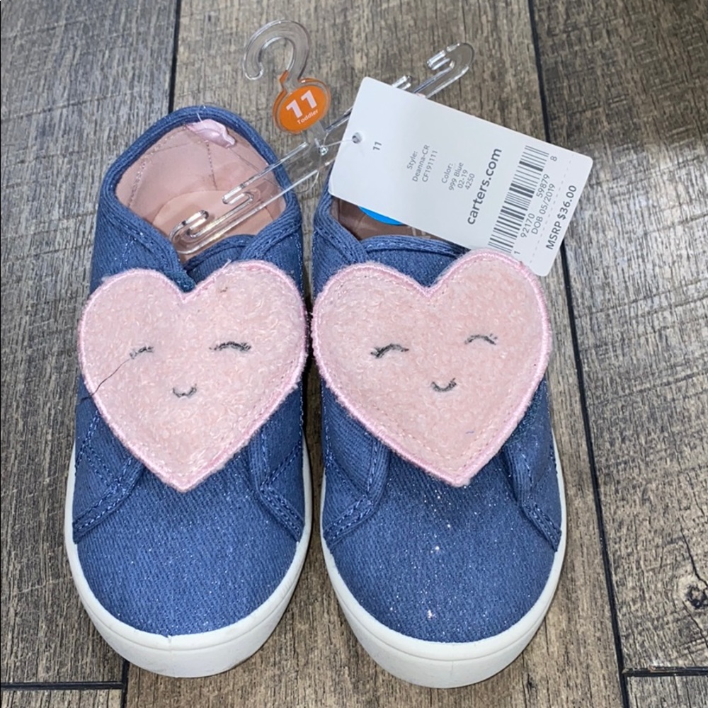 Toddler girl’s sneakers
